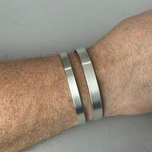 Load image into Gallery viewer, .925 Sterling Silver Bracelet
